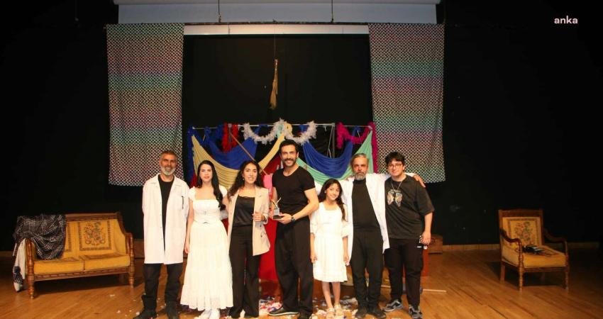 Kartal Belediyesi’nin Mayıs ayı kültür-sanat etkinlikleri kapsamında sahnelenen ‘Tımarhane Hademesi’