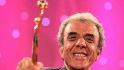 Ünlü yönetmen ve senarist Ali Özgentürk 80 yaşında yaşamını yitirdi.