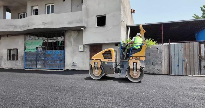 Yüreğir Belediyesi Fen İşleri Müdürlüğü ekipleri, ilçenin ulaşım altyapısını güçlendirmek