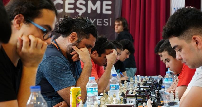 Çeşme Belediyesi ve Türkiye Satranç Federasyonu iş birliği ile bu