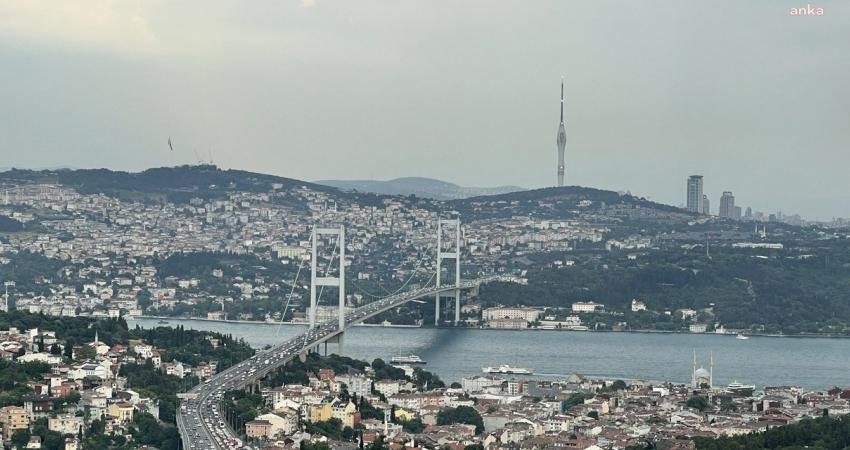 15 Temmuz Şehitler Köprüsü'nden atlamak isteyen bir kişi polisin ikna