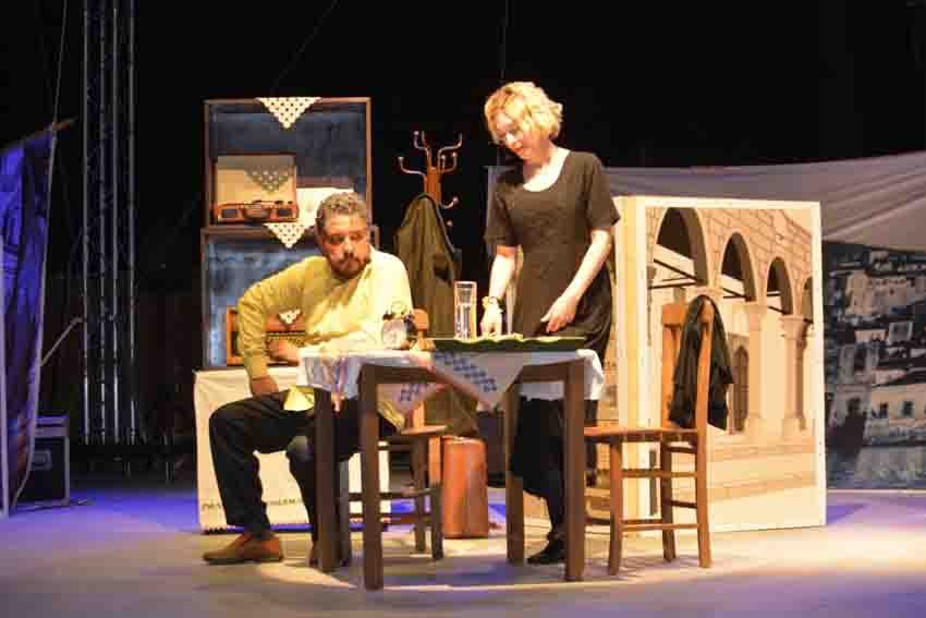 Ayvalık’ta, mübadele tarihinden ilham alınarak sahnelenen ve daha önce 32