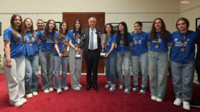 Adana Büyükşehir Belediye Başkanı Zeydan Karalar, Türkiye üçüncüsü olan U18