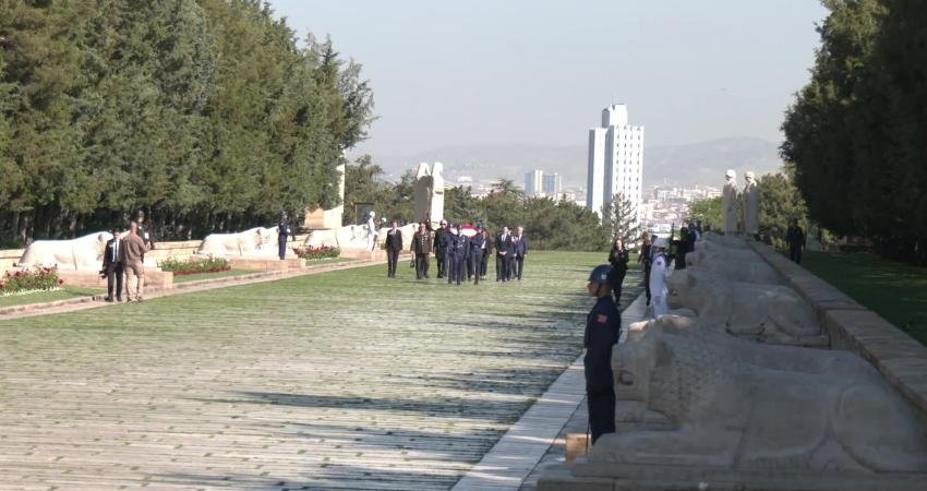 ABD'nin Ankara Büyükelçisi ve Suriye Özel Temsilcisi Thomas Barrack, Anıtkabir'i