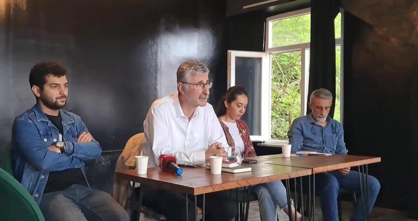 SOL Parti Doğu Karadeniz bölge toplantısı öncesi konuşan SOL Parti MYK
