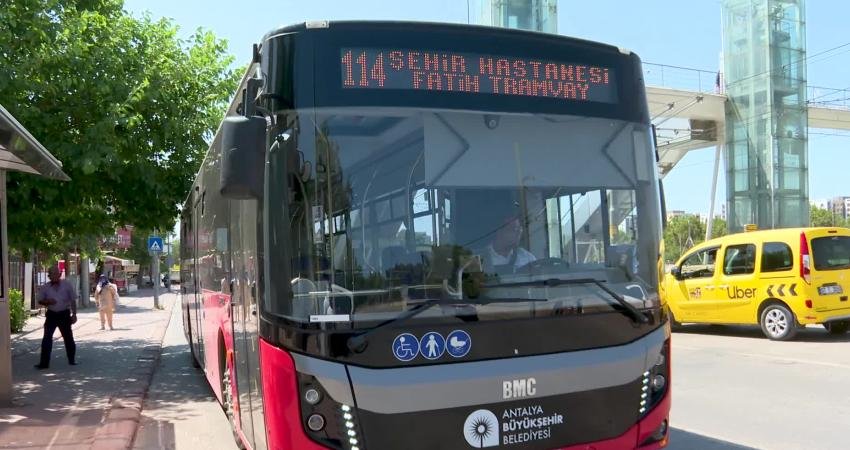Antalya Büyükşehir Belediyesi, şehir içi toplu taşıma hizmetlerinde önemli bir