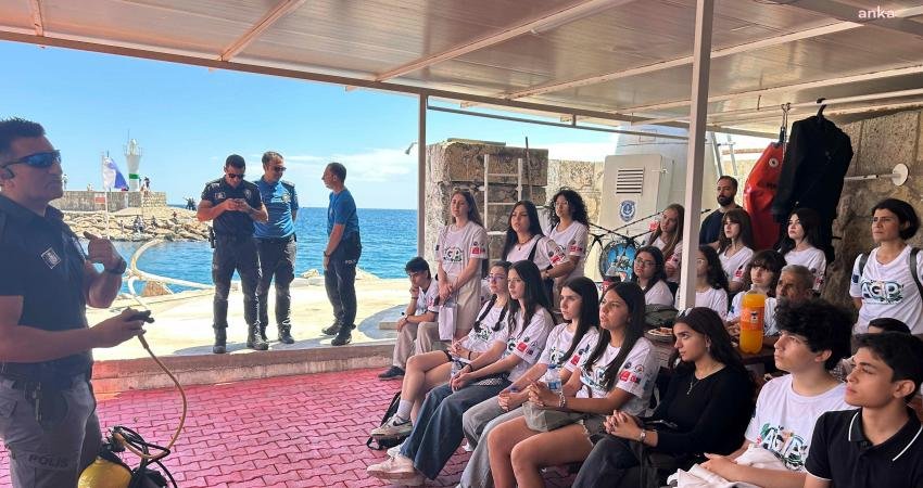 Muratpaşa Belediyesi’nin proje ortağı olduğu Antalya Genç İklim Liderleri, gençlerin