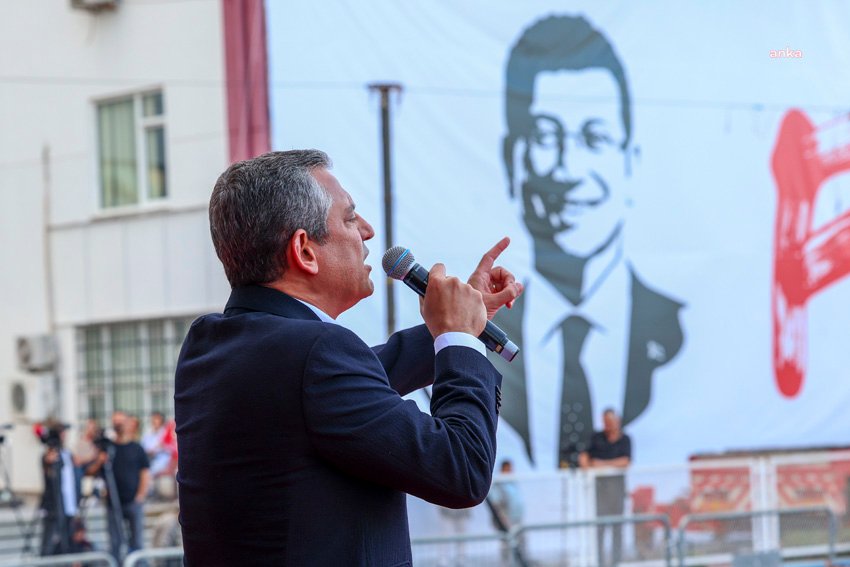 CHP'nin Antalya'da düzenlediği mitingte konuşan CHP Genel Başkanı Özgür Özel,