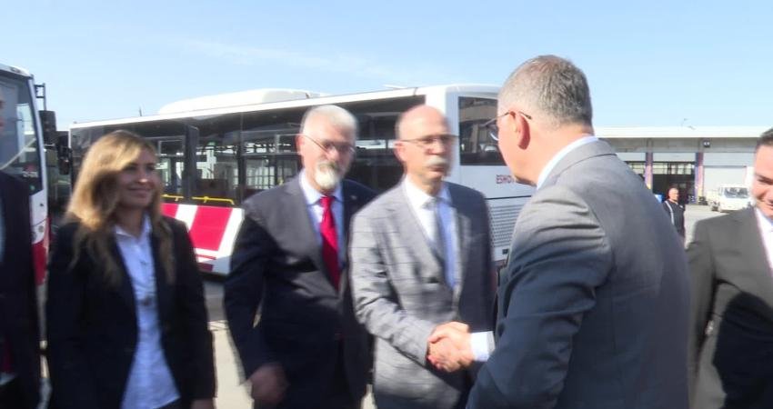 İzmir Büyükşehir Belediye Başkanı Cemil Tugay, Kurban Bayramı öncesinde ESHOT