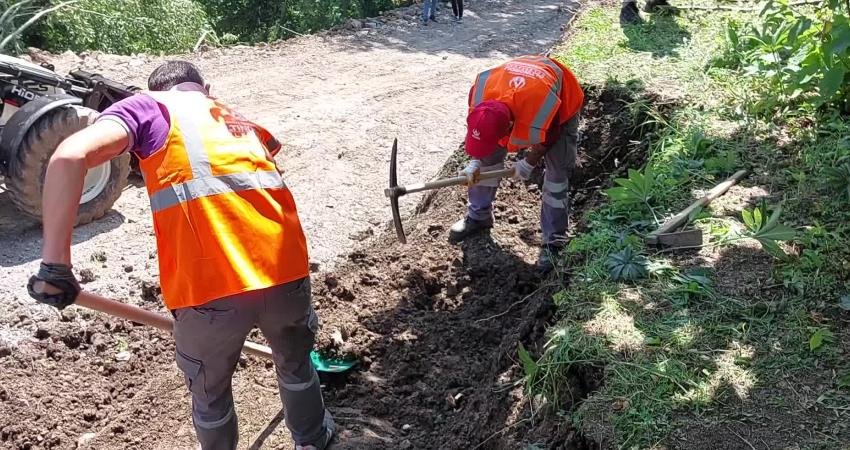 Altınordu Belediye Başkanı Ulaş Tepe, kentte yapılan yol genişletme çalışması
