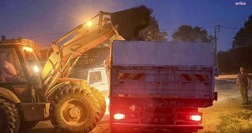 Burdur Belediyesi Temizlik İşleri Müdürlüğü ekipleri, bayramın ilk iki günü