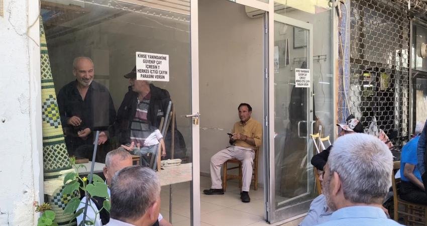 Osmaniye’de çay ocağı işleten bir esnaf, çay içip ücret ödemeden