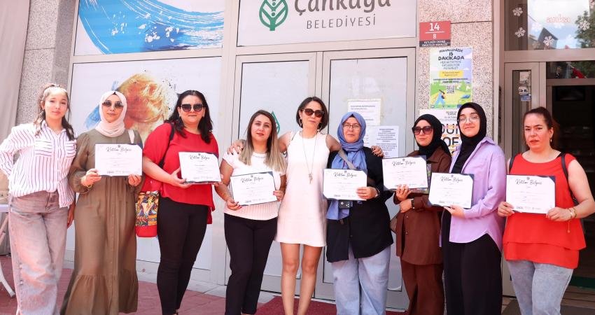 Çankaya Belediyesi'nin Kalıcı Makyaj, Cilt Bakımı, Protez Tırnak, Diksiyon ve