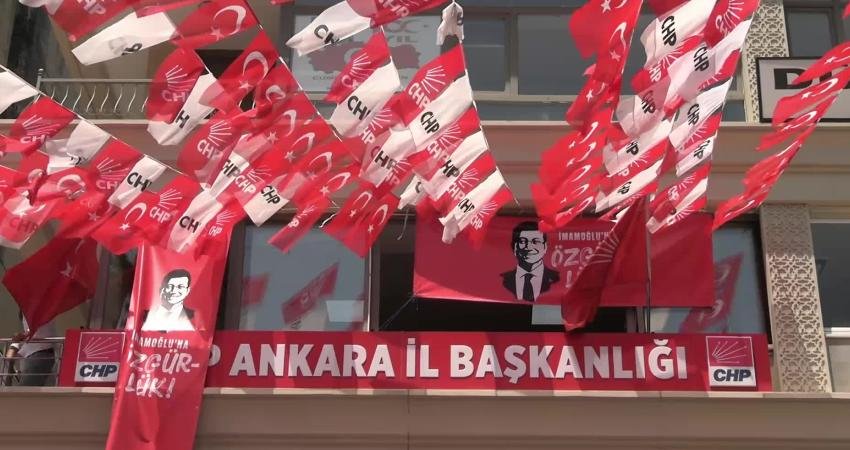 CHP Ankara İl Başkanı Ümit Erkol, Ankara İl Başkanlığı'nda ilçe