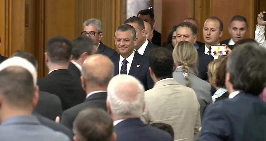 CHP Genel Başkanı Özgür Özel, "Seçimden sonra enflasyon 80'lere gidip geri