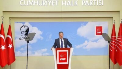 CHP Sözcüsü Deniz Yücel, MYK toplantısı devam ederken yaptığı açıklamada