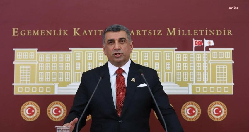 CHP Elazığ Milletvekili Gürsel Erol, İsrail'in saldırılarını protesto etmek amacıyla