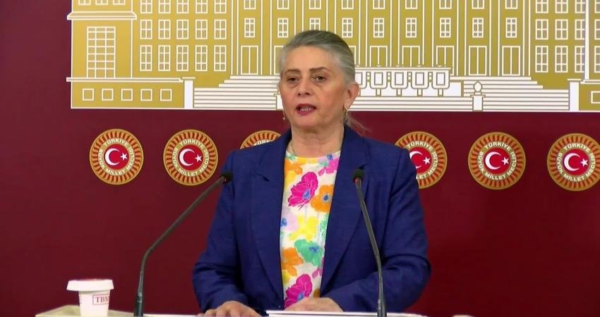  CHP Trabzon Milletvekili Sibel Suiçmez, yaş çay alımındaki sorunlara dikkati