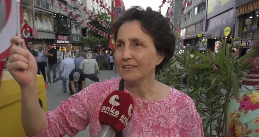 CHP'nin Avcılar'da düzenlediği mitinge İstanbullu yurttaşlar yoğun katılım gösterdi. Ekrem