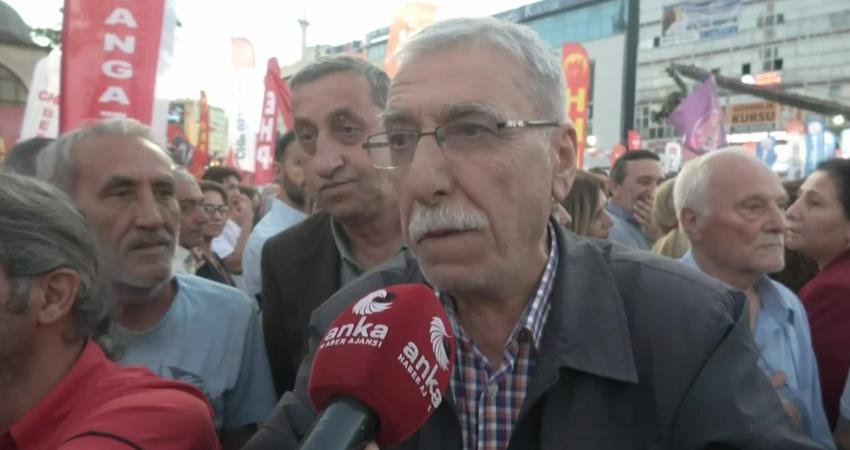 CHP'nin Gaziosmanpaşa'da düzenlediği mitinge yurttaşlar yoğun katılım gösterdi. Tutuklamaları kınayan