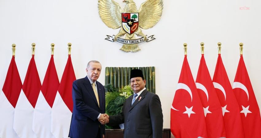 Cumhurbaşkanı Recep Tayyip Erdoğan, Endonezya Cumhurbaşkanı Prabowo Subianto ile telefonda görüştü. Görüşmede