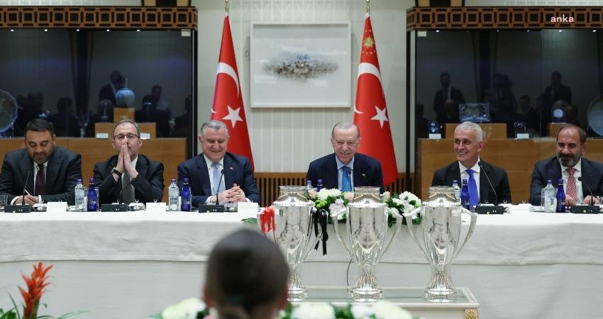 Cumhurbaşkanı Recep Tayyip Erdoğan, 2024-2025 sezonunda Süper Lig’e yükselen üç