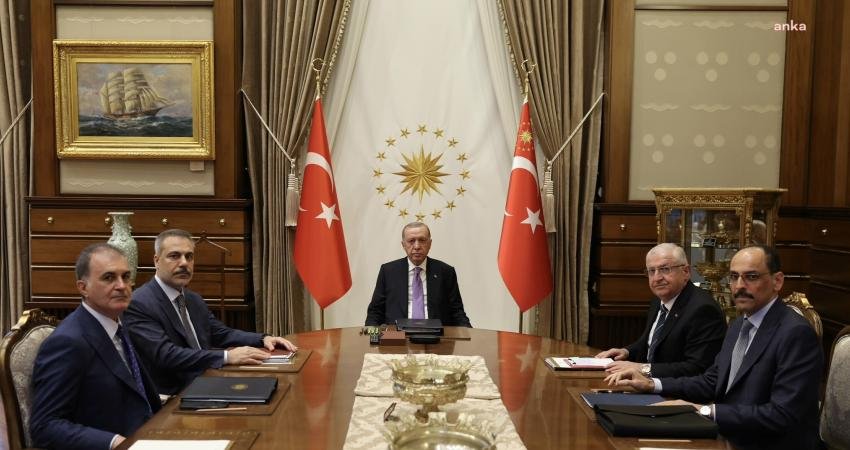 Cumhurbaşkanı Recep Tayyip Erdoğan'ın başkanlığında Cumhurbaşkanlığı'nda güvenlik toplantısı yapıldı. Toplantıda,