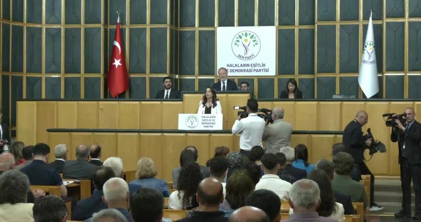 Sürece ilişkin insanların güvensizliğinin arttığına dikkati çekerek iktidara seslenen DEM