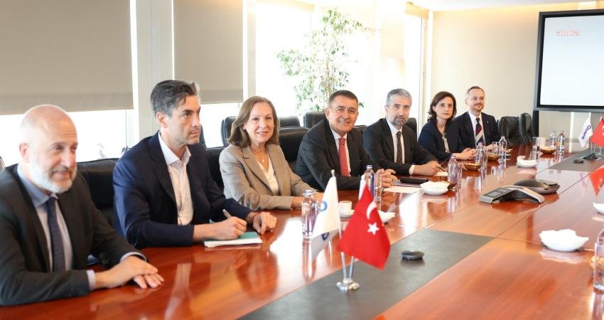 DEM Parti Eş Genel Başkanı Tuncer Bakırhan ve beraberindeki heyet, Türk