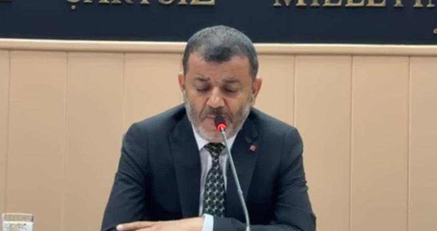 Denizli Büyükşehir Belediye Başkanı Bülent Nuri Çavuşoğlu, hayatını kaybeden Manisa