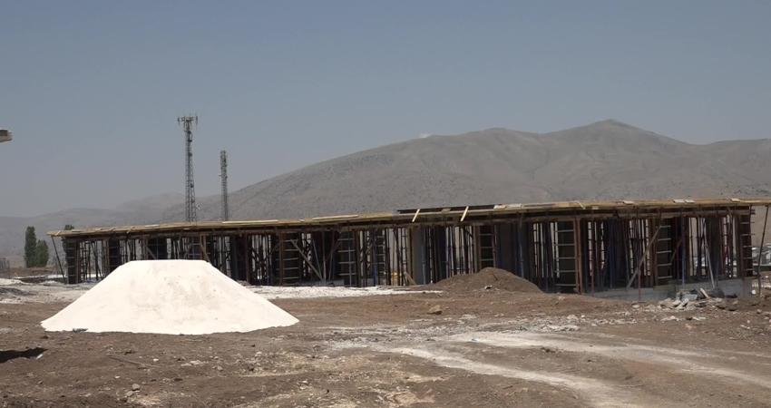 Malatya’nın Doğanşehir ilçesine bağlı Kurucuova Mahallesi’nde tarım arazilerine inşa edilmeye
