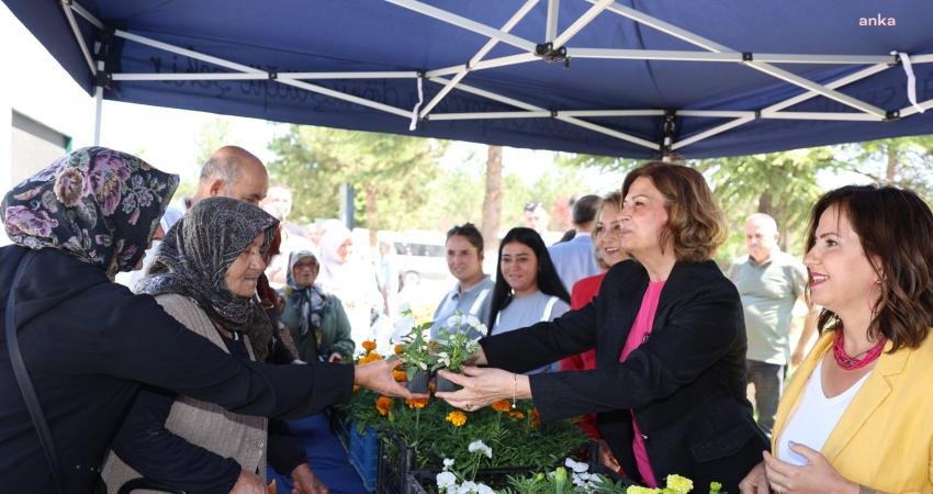 Eskişehir Büyükşehir Belediye Başkanı Ayşe Ünlüce, Kurban Bayramı arifesinde mezarlık