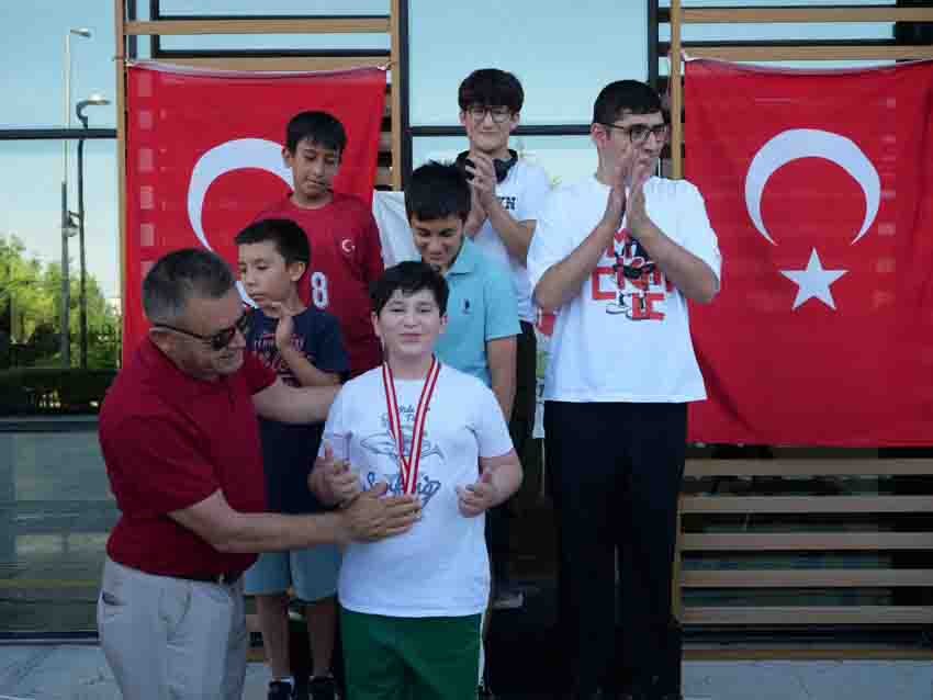 Etimesgut Belediyesi, sosyal hizmet alanında gösterdiği özenle, tüm vatandaşlara hitap