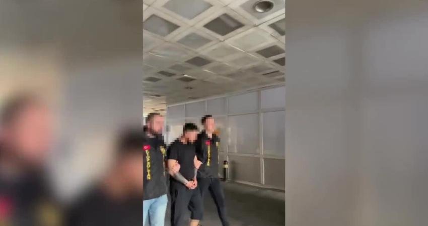 İstanbul Emniyet Müdürlüğü, Eyüpsultan ilçesinde çocuğuna tekme atarak apartman merdivenlerine