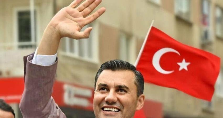 CHP’nin kurumsal X hesabından Manisa Büyükşehir Belediye Başkanı Ferdi Zeyrek’in