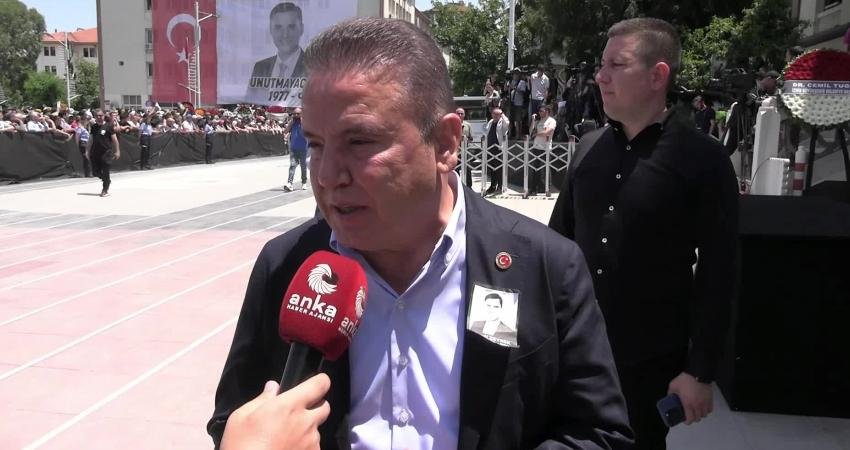 Antalya Büyükşehir Belediye Başkanı Muhittin Böcek, Manisa Büyükşehir Belediye Başkanı Ferdi Zeyrek’in