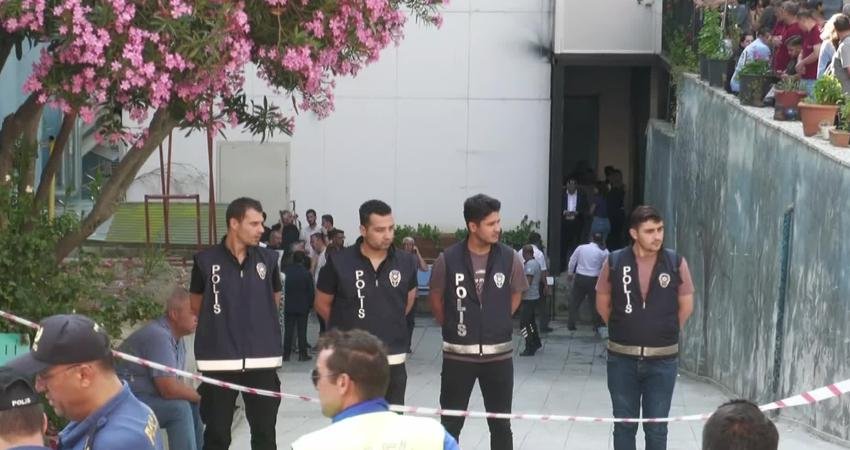 Manisa Büyükşehir Belediye Başkanı Ferdi Zeyrek'in naaşı, belediye önünde düzenlenecek