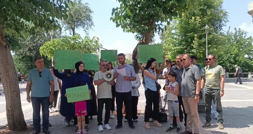 KPSS’de başarılı olmalarına rağmen atamaları yapılmayan öğretmenler, Gaziantep’te düzenledikleri eylemde