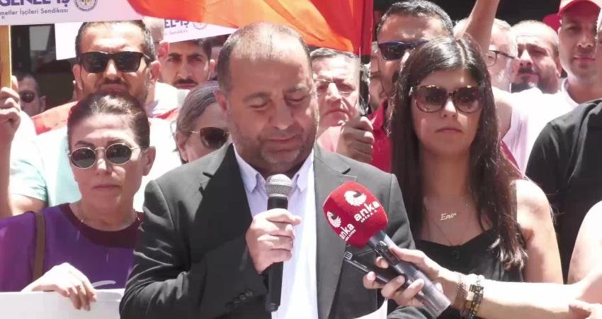 DİSK'e bağlı Genel-İş Sendikası üyeleri, sendikanın İzmir 8 Nolu Şube