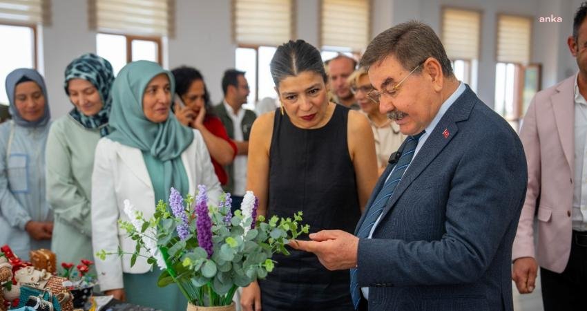 Gölbaşı Belediyesi Kızılçaşar Kültür Merkezi’nde yıl boyunca eğitim alan kursiyerlerinin