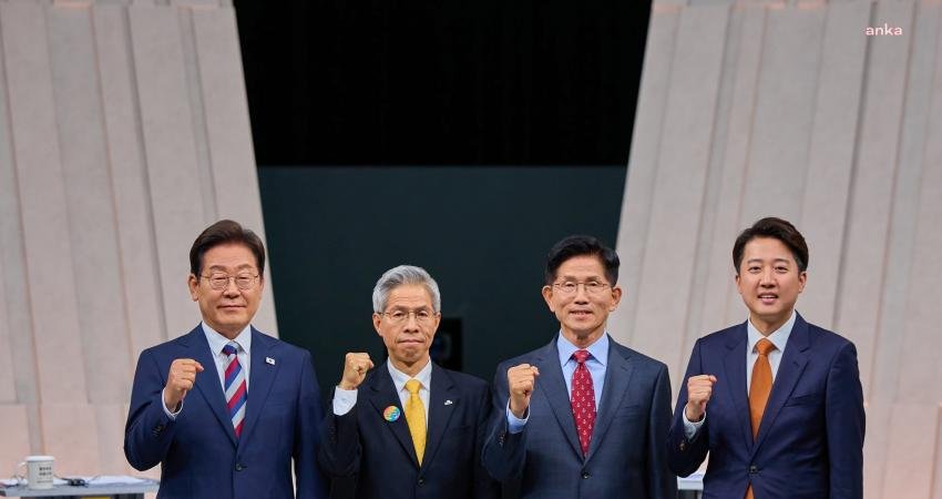 Güney Koreliler, eski Devlet Başkanı Yoon Suk Yeol’un kısa süreliğine