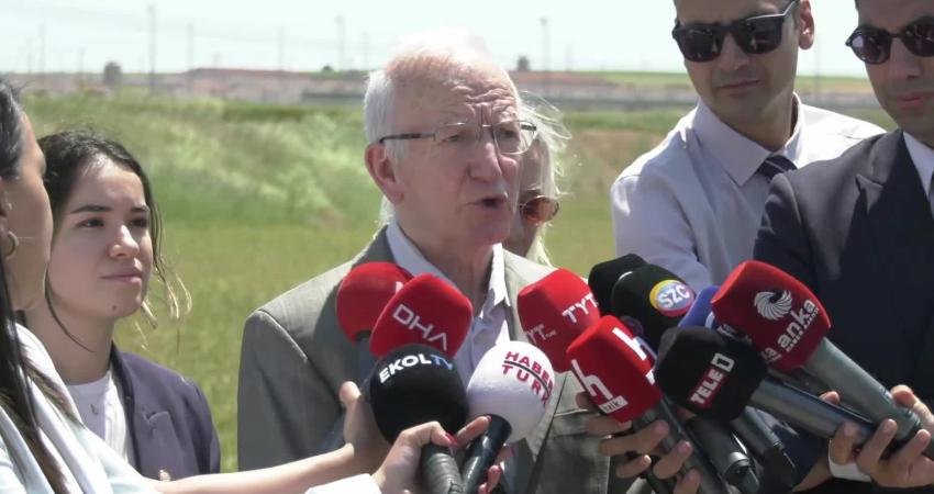 İstanbul Barosu Yönetim Kurulu Başkanı İbrahim Kaboğlu, Silivri Cezaevi'ni ziyaret