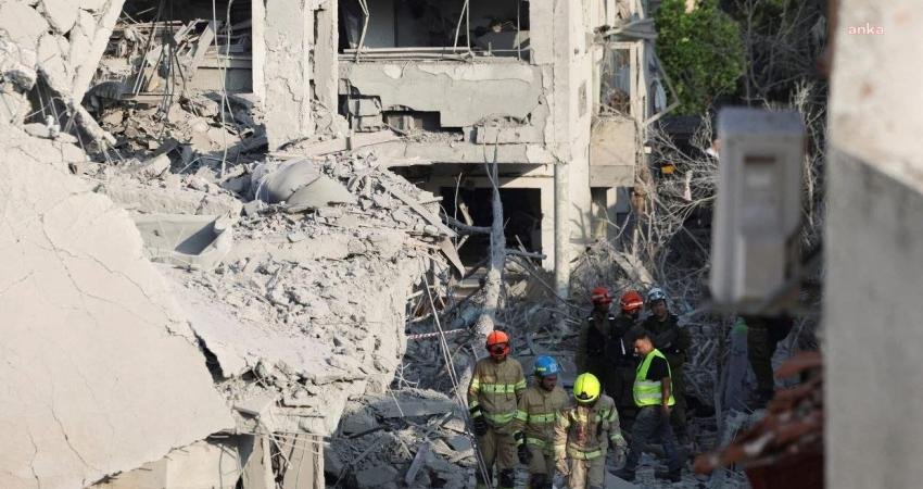 İsrail polisi ve acil durum yetkilileri, İran'ın bu sabah Tel Aviv'in