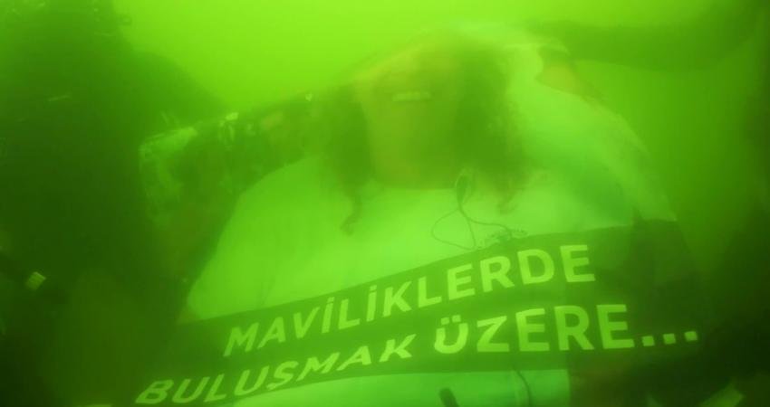 Sualtı Temizlik Hareketi (STH) üyeleri, 31 Mayıs'ta hayatını kaybeden STH'nin