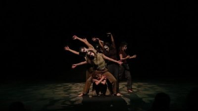 İzmir Şehir Tiyatroları’nın fiziksel anlatı odaklı yeni oyunu “Şehirler Yollar