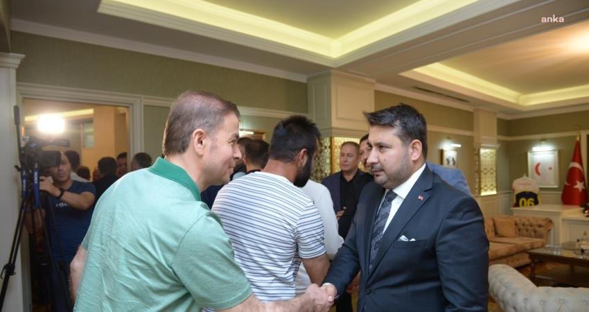 Kahramankazan Belediye Başkanı Selim Çırpanoğlu, belediye personeli ile bayramlaştı. Çırpanoğlu,