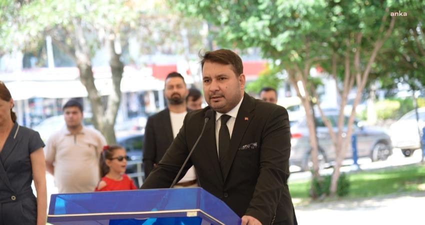 Vatandaşlarla bayramlaşan Kahramankazan Belediye Başkanı Selim Çırpanoğlu, “Kahramankazanlı hemşehrilerimizle beraber
