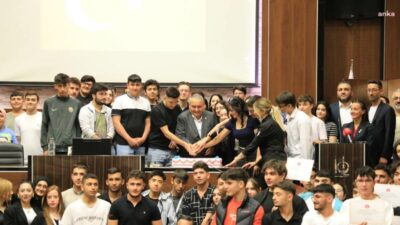Keçiören Belediye Başkanı Mesut Özarslan, belediyede staj yapan öğrencilere emeklerinden dolayı teşekkür