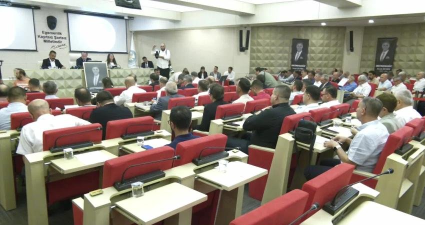 Manisa Büyüşehir Belediye Meclisi, geçirdiği kaza sonrası hayatını kaybeden Manisa