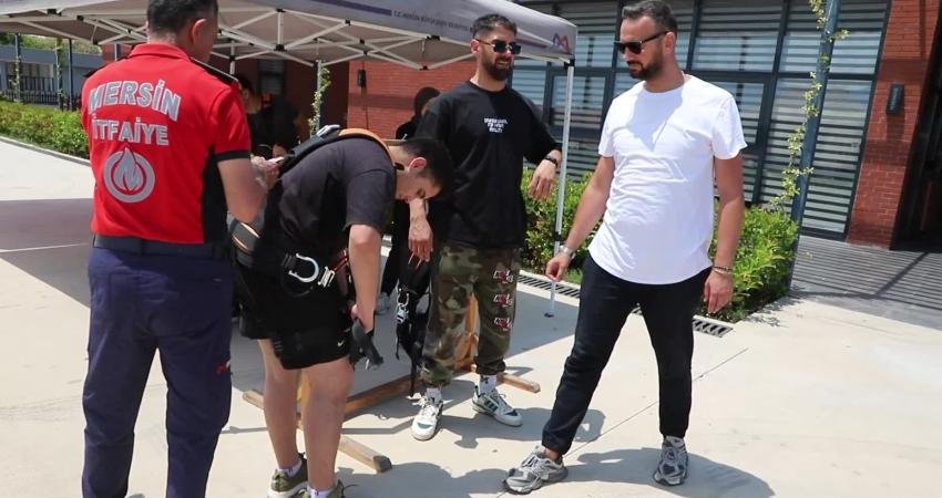 Mersin Büyükşehir Belediyesi, sınavlarda başarılı olacak 90 itfaiye erini kadrosuna